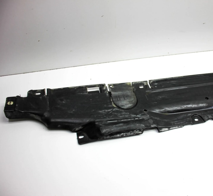 PORSCHE OE 7P0825212D PROTECTION MOTEUR INFÉRIEURE