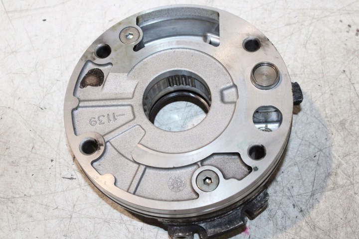 VOLVO 2.0 D3 POMPE HUILES HUILEUX 3077709