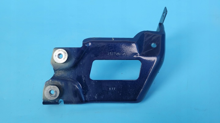 BMW X6 III G06 21R SUPPORT FIXATION GARDE-BOUE DROIT 7472596