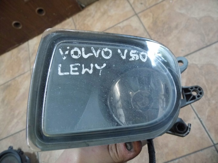 VOLVO V50 PHARES ANTIBROUILLARD GAUCHE AVANT 30698629
