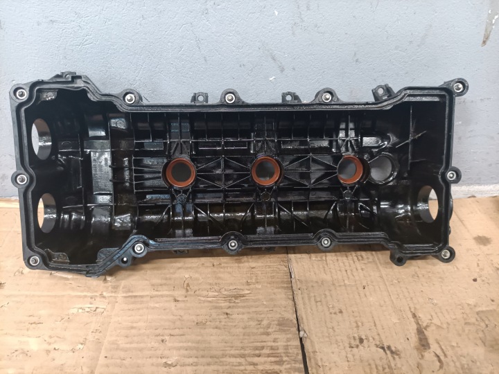 COUVERCLE DE SOUPAPES DROITE 3.6 JEEP CHEROKEE WK2