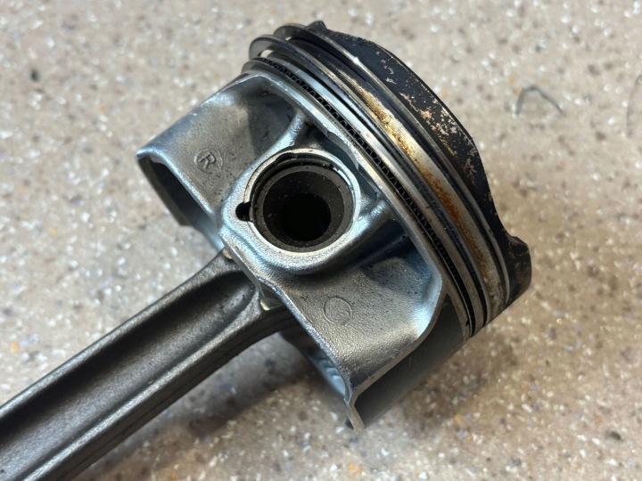PISTON AVEC BIELLE BMW 5 GT F07 7624408