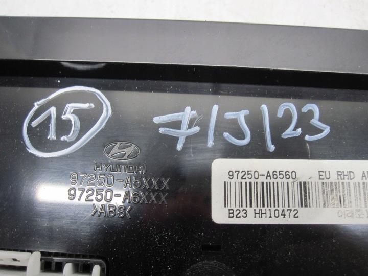 HYUNDAI I30 II 13R PANNEAU CLIMATISATION 97250-A6560