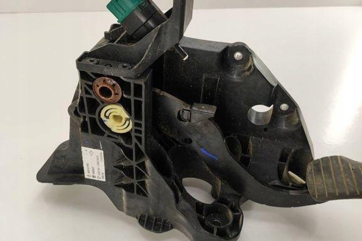 PÉDALE FREINS RENAULT TRAFIC III FURGON (FG_) 465010176R 1.6L DIESEL 2015