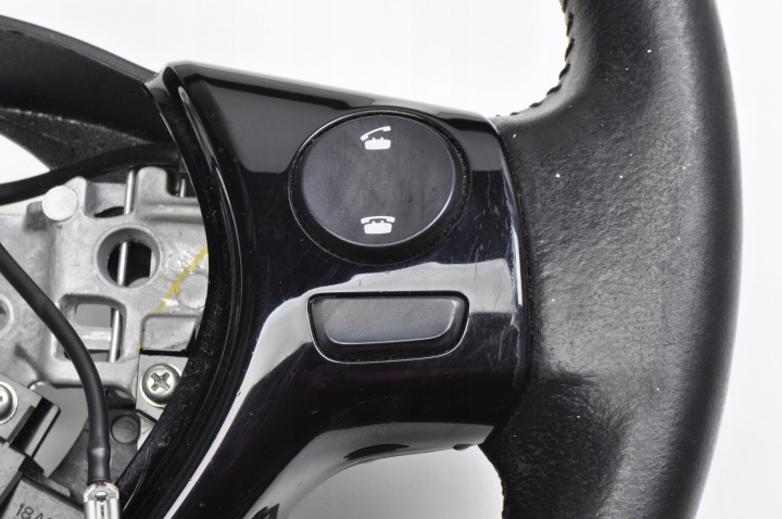 TOYOTA AYGO II VOLANT CUIR MULTIFONCTIONNELLE 45100-0H060