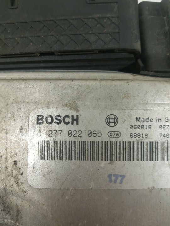 ORDINATEUR CONTRÔLEUR MOTEUR BMW E90 E-90 330D 231KM