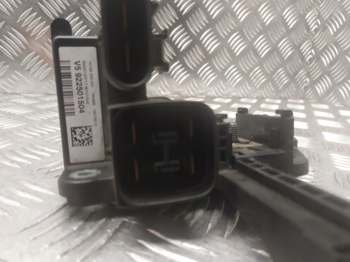 BMW F20 F30 DISTRIBUTEUR COURANT 9225015