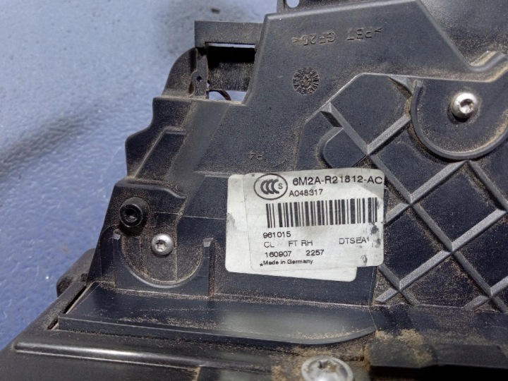 FORD MONDEO MK4 IV 07- SERRURE DE PORTE AVANT DROIT AVANT 6 GOUPILLE 6M2A-R21812-AC