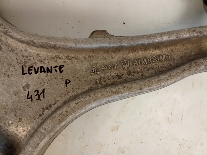MASERATI LEVANTE BRAS DE SUSPENSION GAUCHE DROIT AVANT AVANT 2016-