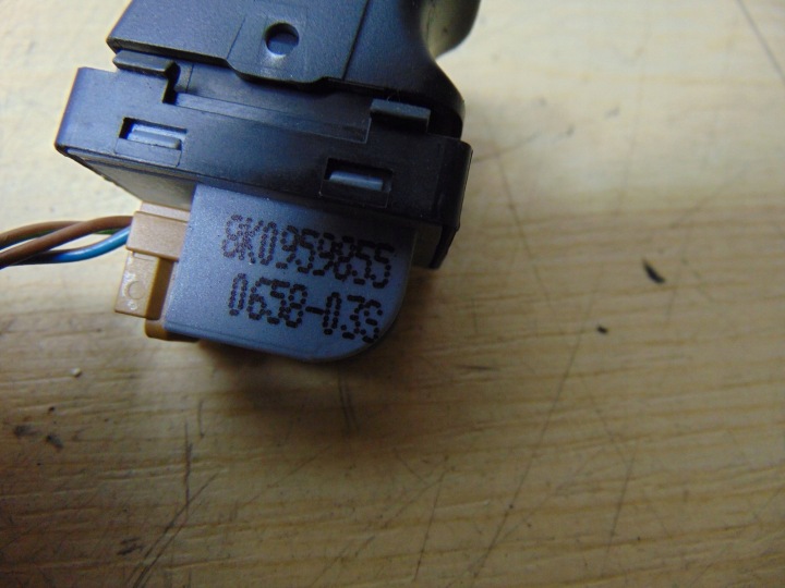 COMMUTATEUR VITRES DROIT AVANT AUDI A4 B8 EUROPE