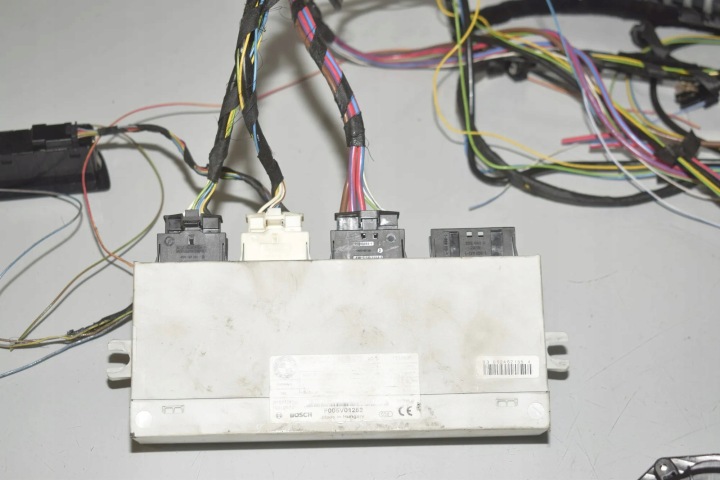 KIT AUTOMACZNEGO OUVERTURE COUVERCLES DE COFFRE COUVERCLES DE COFFRE BMW 32982499