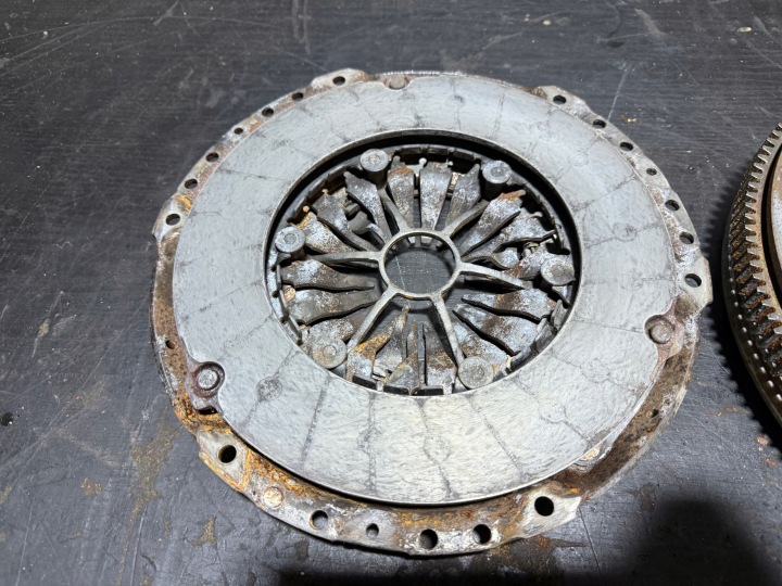 VW SEAT SKODA AUDI YETI 2.0 TDI DFS EMBRAYAGE KOLO DMUMASOWE DISQUE COLLIER