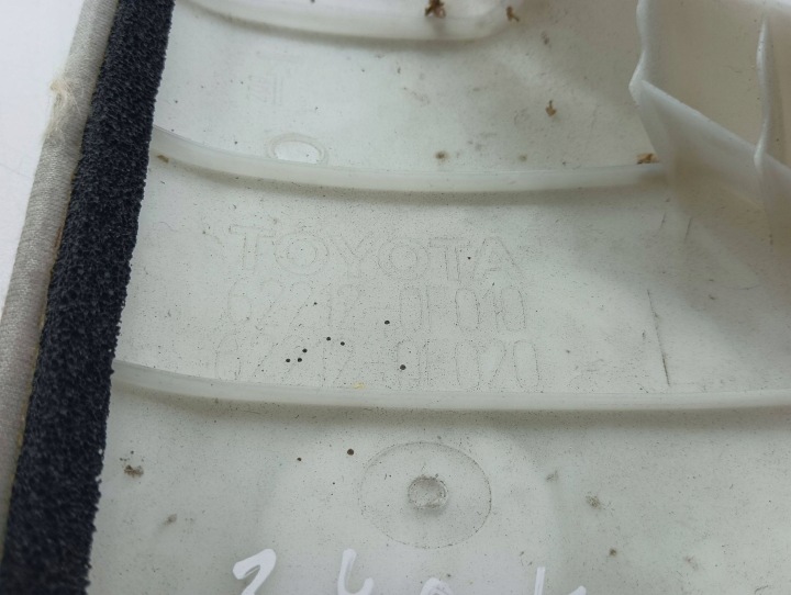 TOYOTA COROLLA VERSO AR10 2006 ENSEMBLE PROTECTION MONTANTS VITRES AVANT A