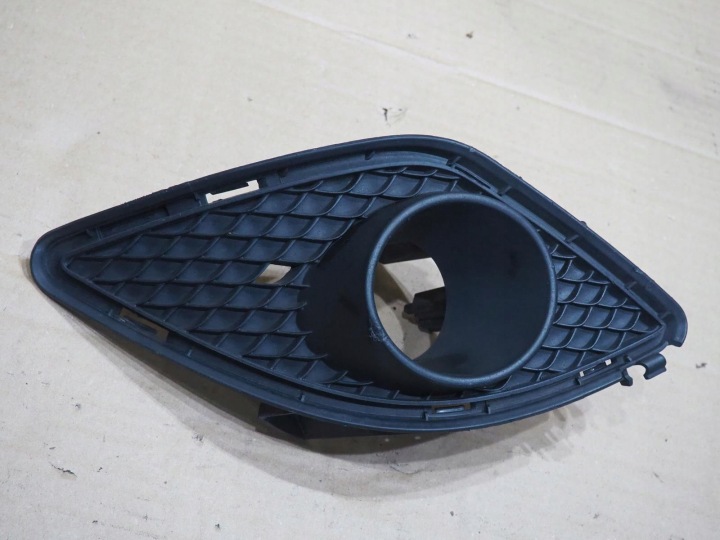MERCEDES CLA W117 GRILLE PARE-CHOCS AVANT AVANT