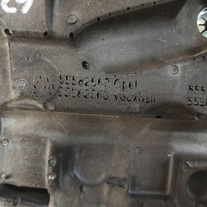 OPEL ASTRA V K COUVERCLE PROTECTION MOTEUR SUPÉRIEURE 55582662 55582663