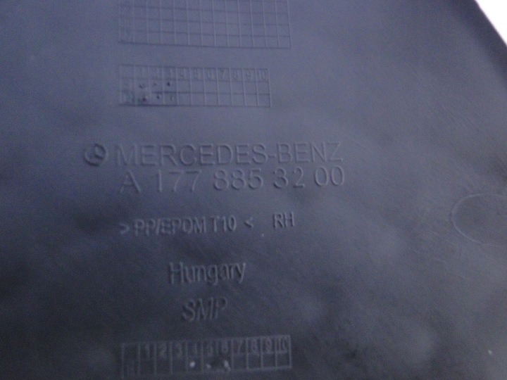 MERCEDES A-KLASA W177 GRILLE PARE-CHOCS AVANT DROITE OE