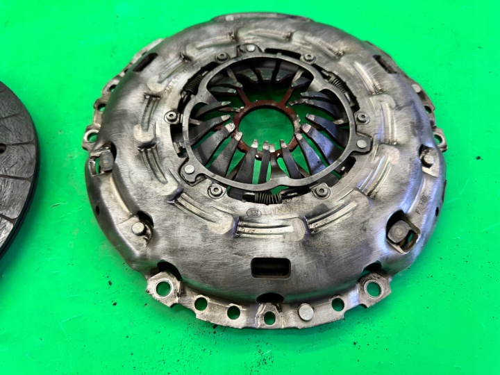 EMBRAYAGE DISQUE COLLIER LUK MAZDA 6 II GH 2.0 MZR-CD CITD 07- FI 250