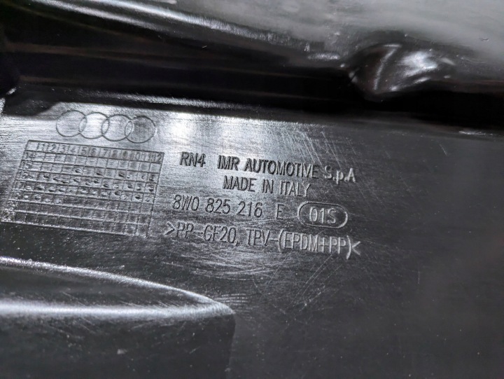PROTECTION CHÂSSIS ARRIÈRE ARRIÈRE CÔTÉ DROITE AUDI A4 S4 B9 8W0825216E