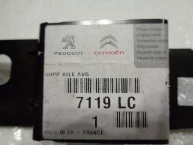 PEUGEOT 308 GAUCHE SUPPORT GARDE-BOUE 7119LC
