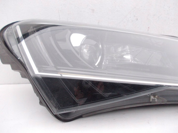 PROJECTEUR ENSEMBLE GAUCHE DROIT SKODA SUPERB III HENON LED 3V 3V1941015A