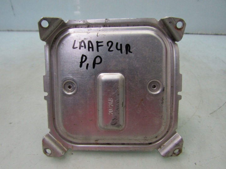 LEAF II ZE1 21R CONVERTISSEUR PHARES AVANT DROIT AVANT DROITE 260558992C