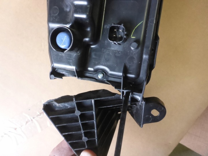 TOYOTA YARIS CROSS LANTERNE LED VERS CONDUITE DIURNE FJD GAUCHE PHARES ANTIBROUILLARD ORIGINAL