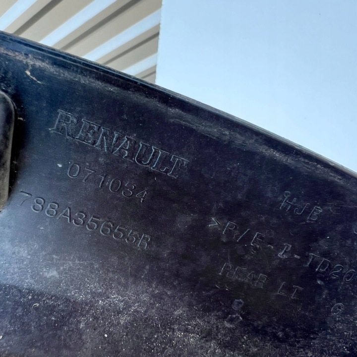 MOULURE GARDE-BOUE GAUCHE ARRIÈRE RENAULT CAPTUR II 788A35655R