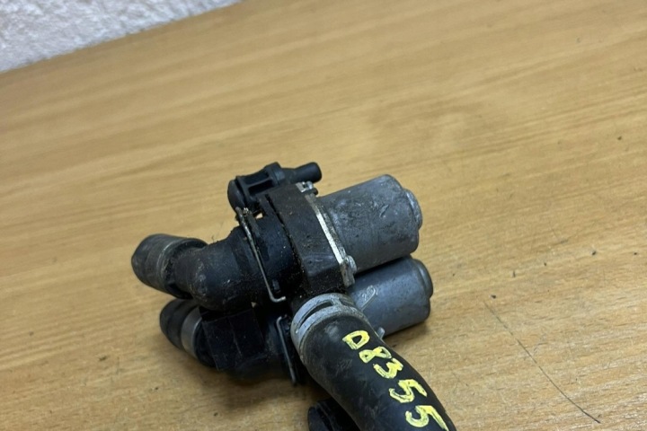 SOUPAPE RADIATEUR RÉCHAUFFEURS MERCEDES-BENZ E (W210) 0018307784 2.3L GASOLINE