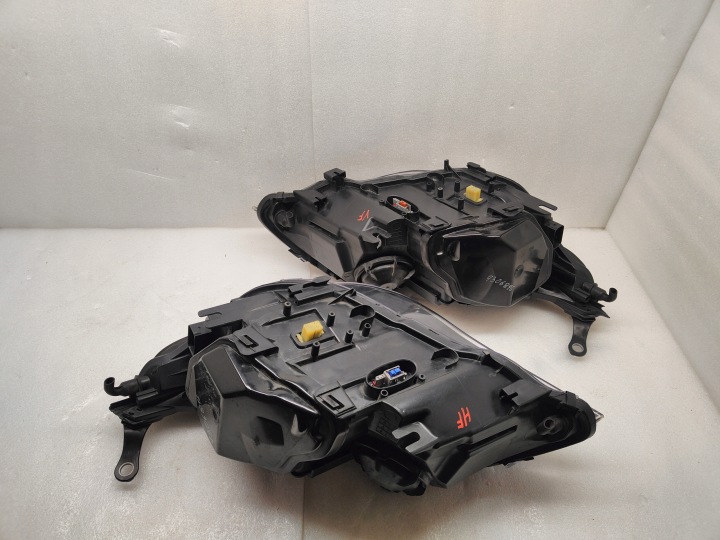 BMW 5 E60 LIFT XÉNON ROTATIF ENSEMBLE PHARE AVANT 7045691, 7045692