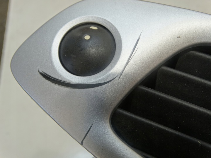 GRILLE CONDUIT D'AIR CENTRALE RENAULT SCENIC III 09-13R. 682600031R