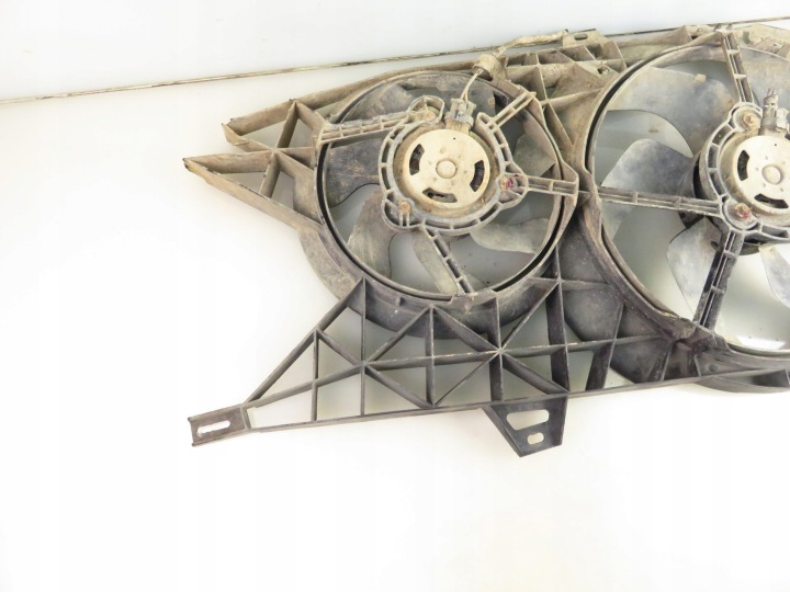 VENTILATEUR RADIATEUR OPEL VIVARO 2.5 CDTI 1831986 8200409485C 93854115
