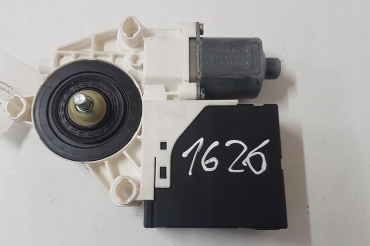 PETIT MOTEUR VITRES AVANT GAUCHES PORTES VW GOLF VI VARIANT (AJ5) 1K5837402AS