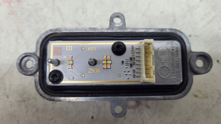SKODA SUPERB 3 III 3V LIFT MODULE LED JEZ PHARES GAUCHE PHARES 11500011090