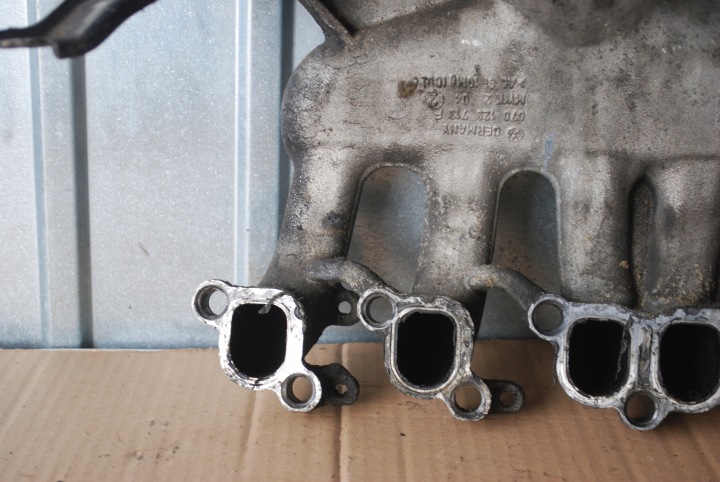 COLLECTEUR ADMISSION VW T5 2.5 TDI 070129713F