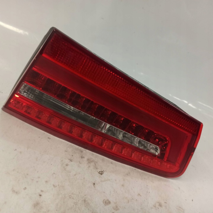 AUDI A6 C7 UNIVERSEL PHARE DROITE ARRIÈRE DANS COUVERCLE DE COFFRE 4G9945094B
