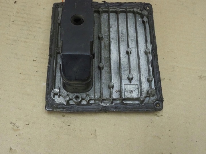 CONTRÔLEUR MOTEUR 6S61-12A650-NC FORD FIESTA MK6 (2002-2008)