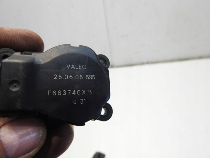 PETIT MOTEUR RÉCHAUFFEURS PEUGEOT 1007 F663746XB