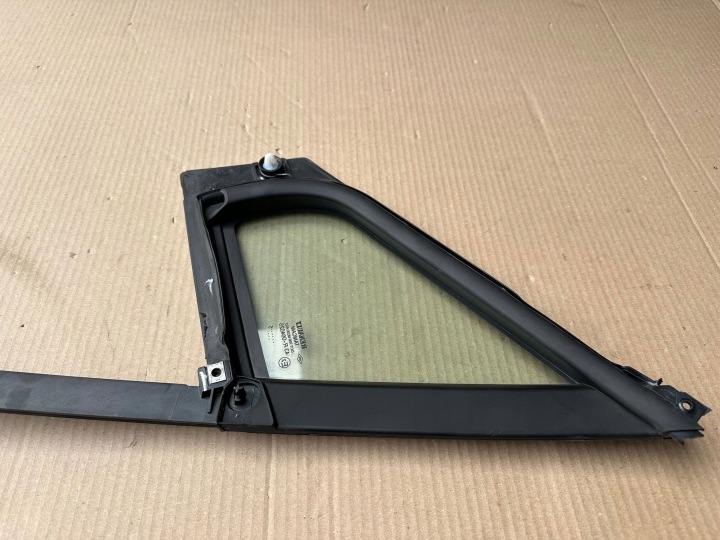 RENAULT CLIO IV VITRE DE PORTIÈRE DROITE AVANT PETITE TRIANGLE 15R AS2 802621044R