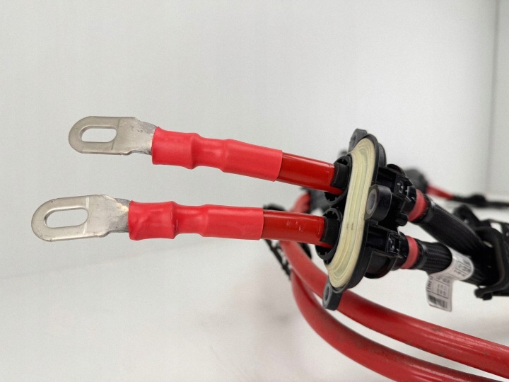 BMW 2 G42 2025 SERRE-CÂBLE POSITIVE 5A025F3