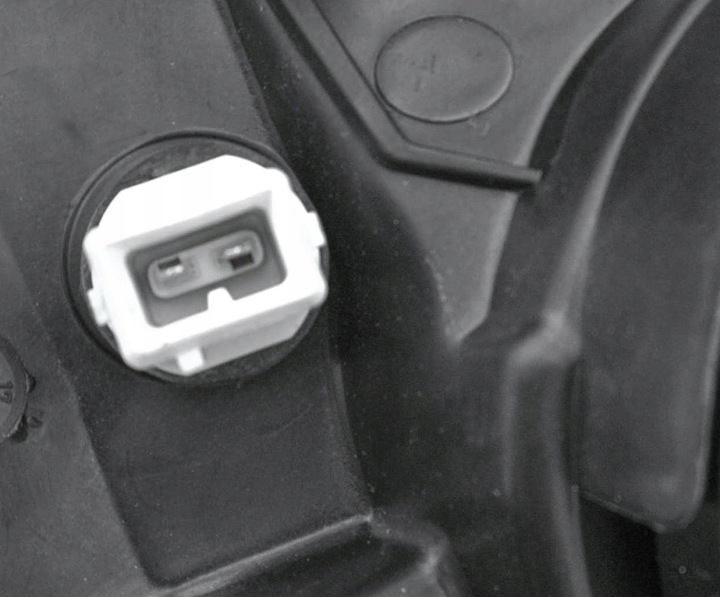 PHARE AVANT AVANT PEUGEOT 107 DROIT 2005-2012 811100H030 DROITE