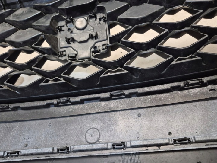 SEAT ARONA LIFT 21- PARE-CHOCS AVANT AVANT GRILLE 6F9807221E