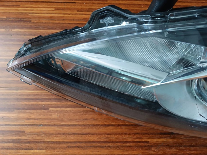 PHARE GAUCHE AVANT TOYOTA VERSO LIFT 2014- 811700F161