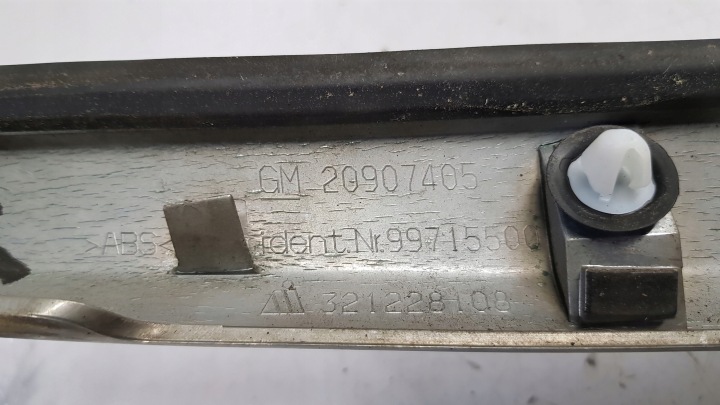 MOULURE CACHE COUVERCLES DE COFFRE OPEL ZAFIRA C