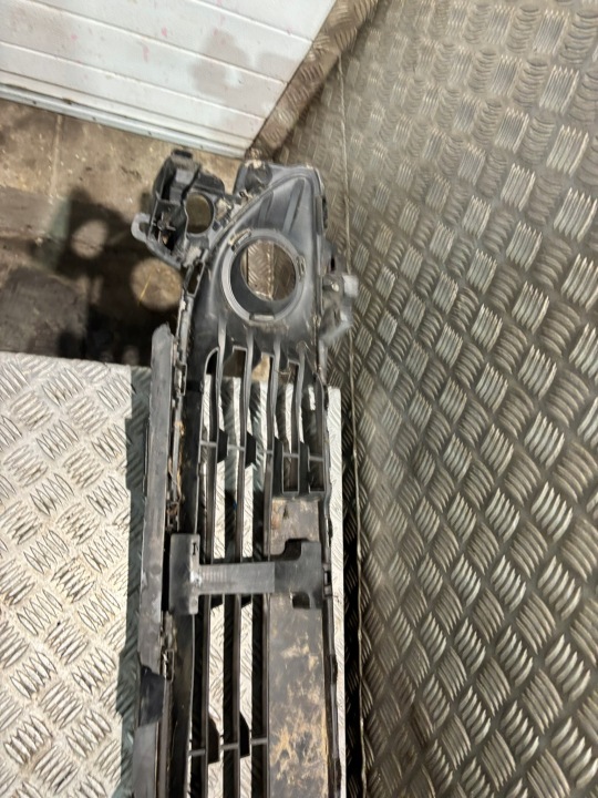 RENAULT CLIO IV 4 12- CALANDRE GRILLE CENTRALE GRILLE 622542958R