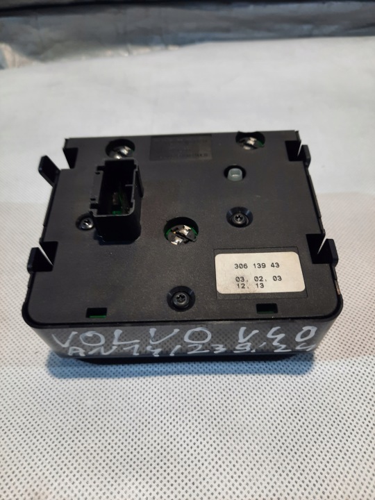 COMMUTATEUR COMMUTATEUR FEUX VOLVO OE 30613943