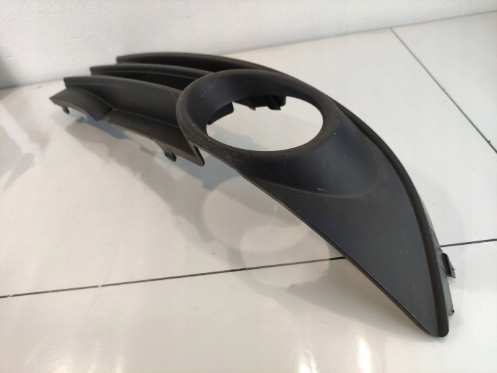 VW TOURAN I 1 GRILLE HALOGÈNE DROIT AVANT 1T0853666K