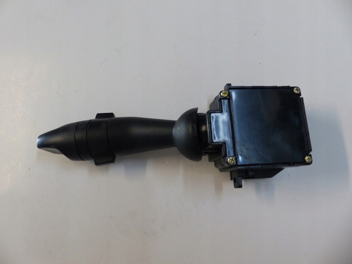 MANETTES COMMUTATEURS COMMUTATEUR COMPOSITE RENAULT GAMA T 13-