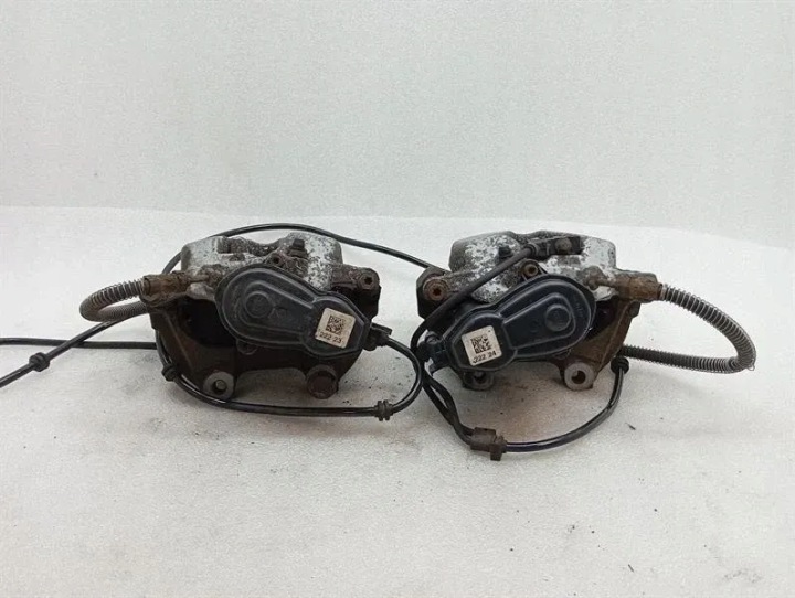MERCEDES C63 AMG W205 REAR BRAKE CALIPER A2314230181 SYSTÈME M177