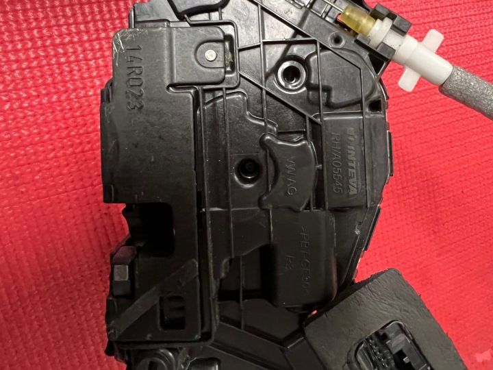 VOLKSWAGEN OE 5G4839016A SERRURE DE PORTE