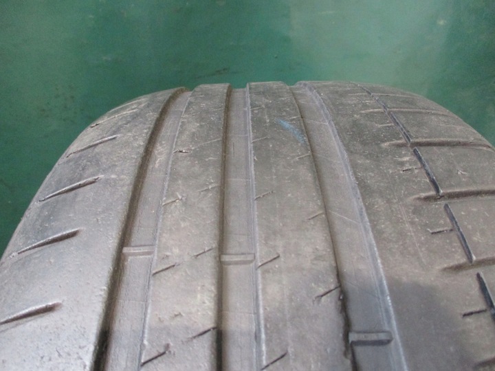 2 NEUMÁTICOS DE VERANO USADO 235/40R18 95Y MICHELIN CONTROL REMOTO SPORT 3 MO 4,2 MM 